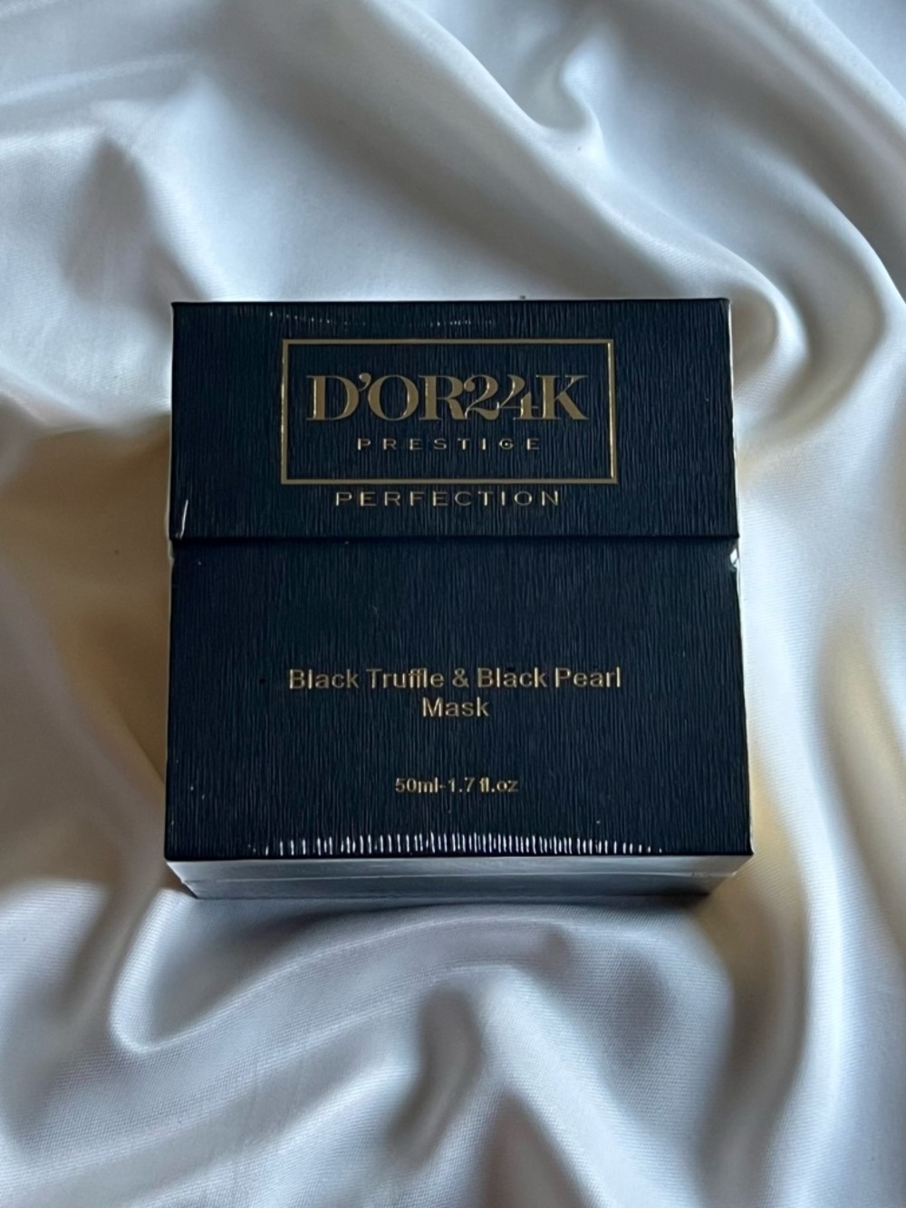 Black Truffle & Black Pearl Mask - Picture 2 of 5